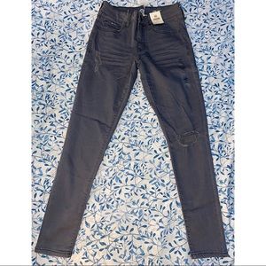 Low rise skinny jeans